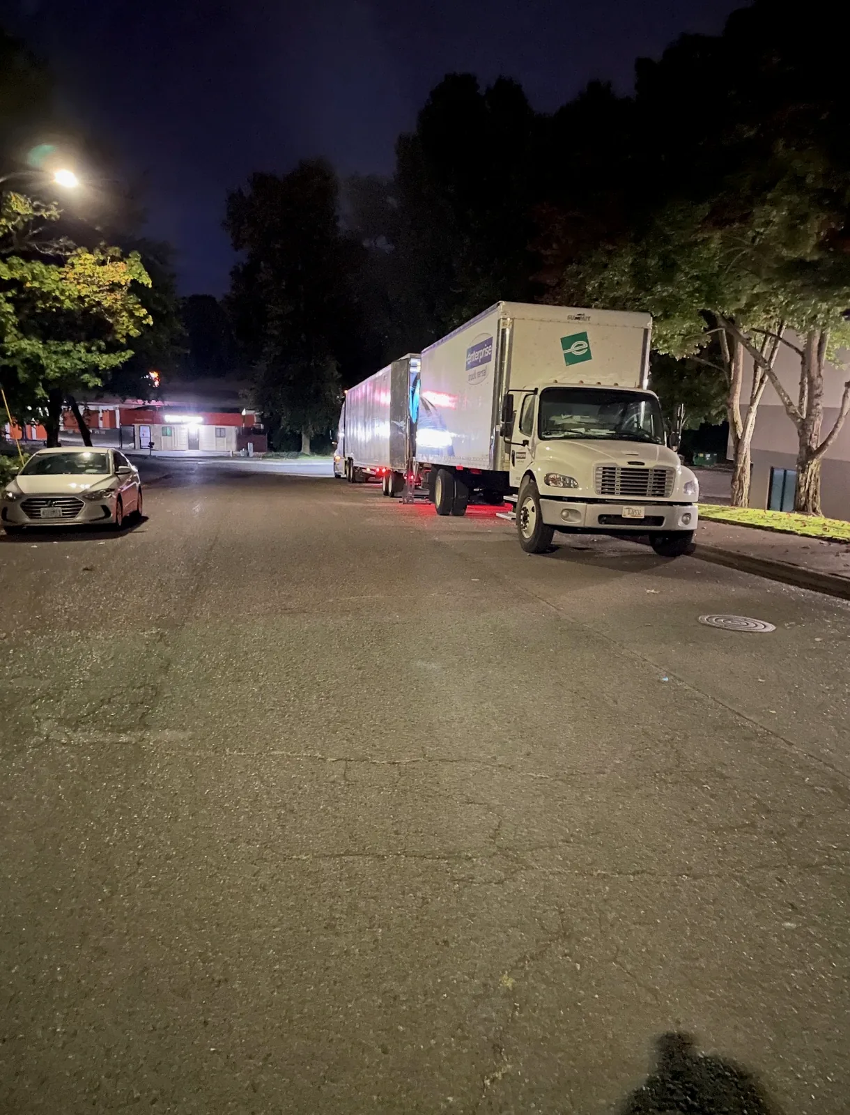 Island Breeze Moving truck on a long-distance route between Oregon and Washington